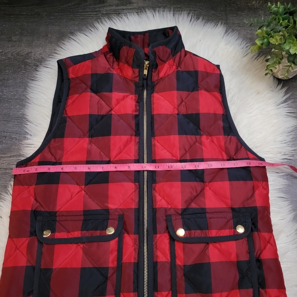 J.Crew Excursion Quilted Puffer Vest Red Navy Buffalo Plaid Size Medium Petite - Picture 6 of 12